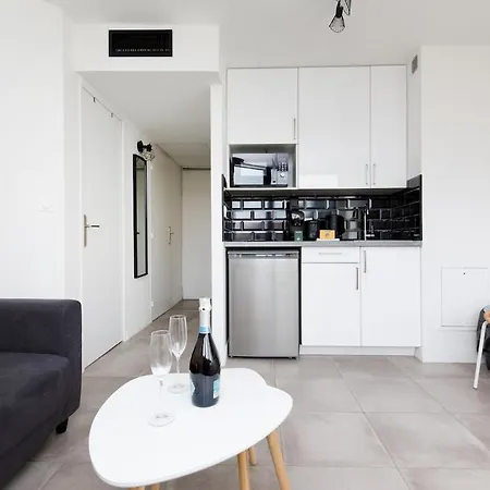 Sea Steps Yourhosthelper * Κάννες